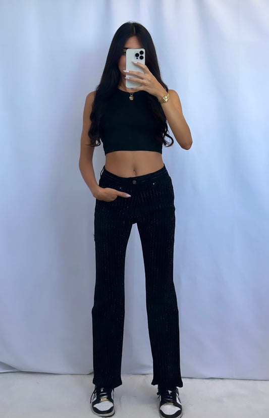 pantalones vaqueros negros con pedrería