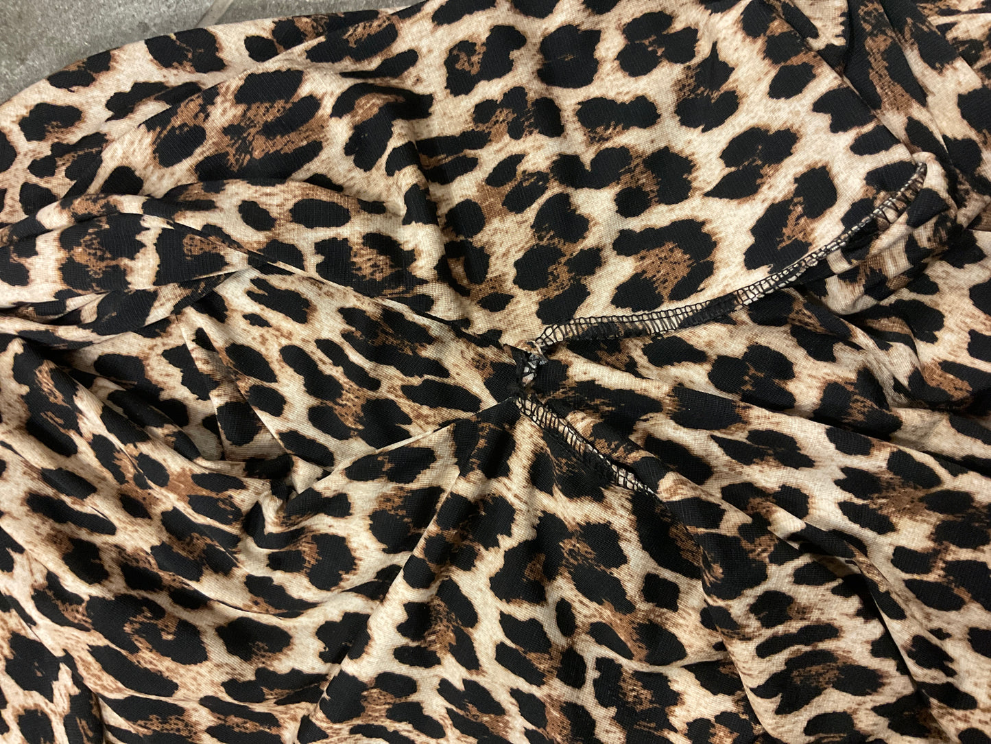 Robe longue léopard (défectueux)
