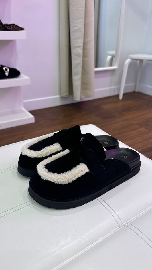 Mules negras forradas de piel