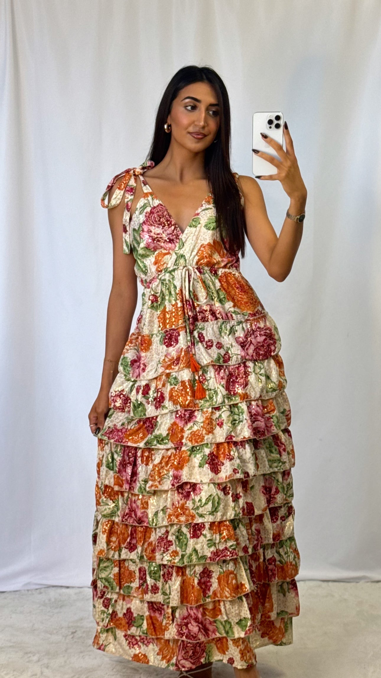 Vestido colorido con volantes