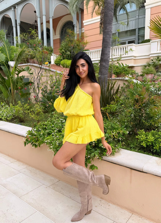 Combinaison asymétrique courte jaune