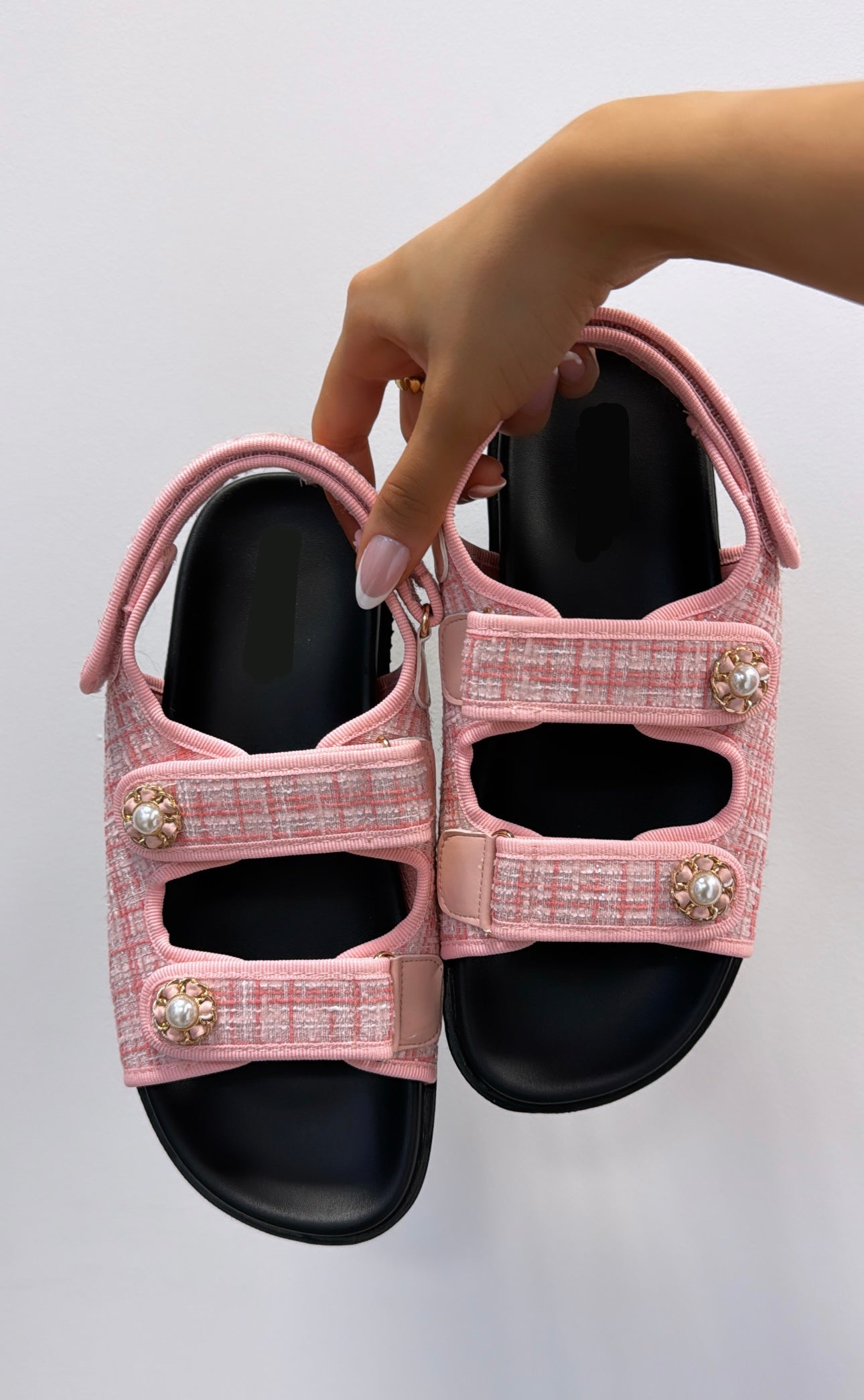 Sandales à scratch rose