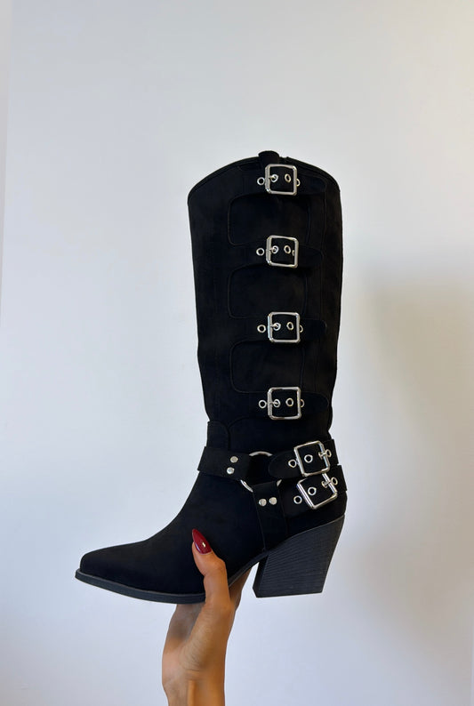 Botas vaqueras negras con correa