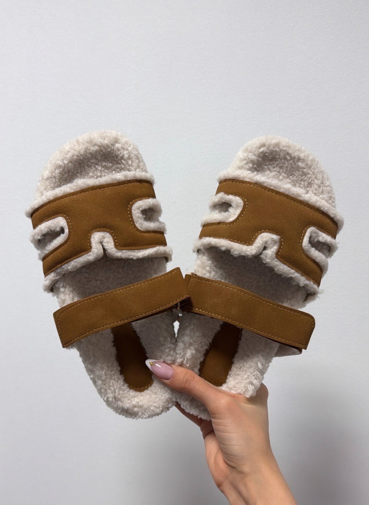 Mules curly camel sans boîte