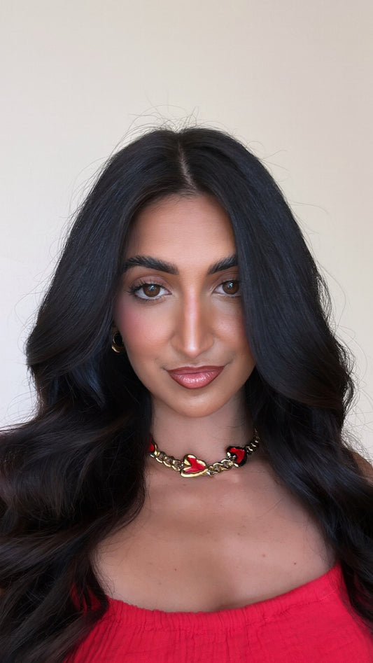 Halskette mit rotem Herz