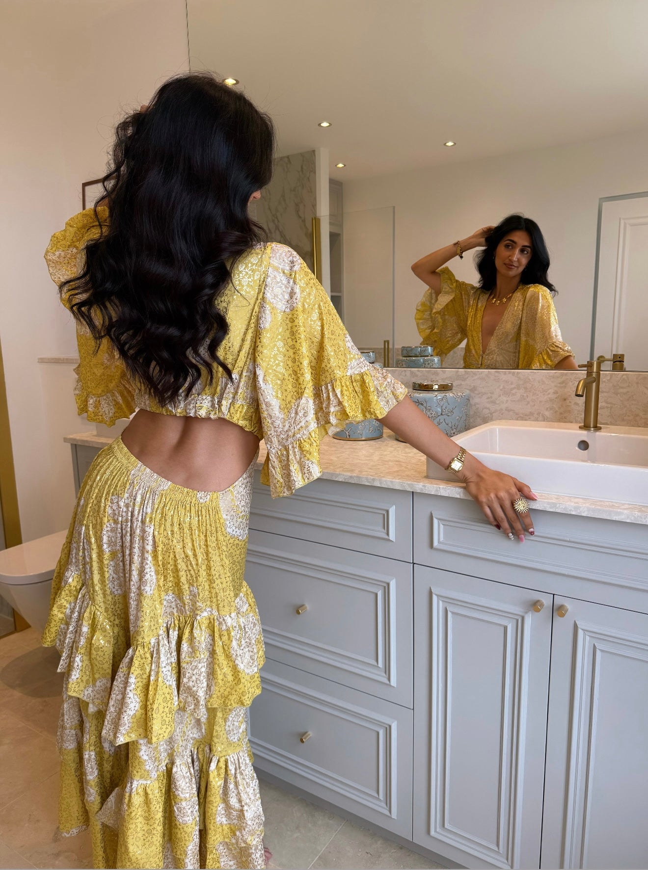 Vestido amarillo con volantes