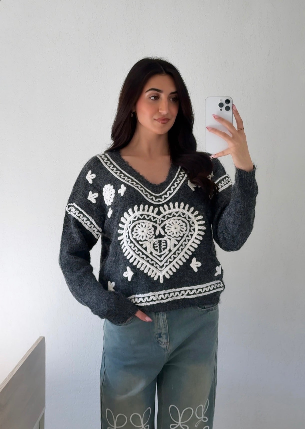Pull à motifs gris