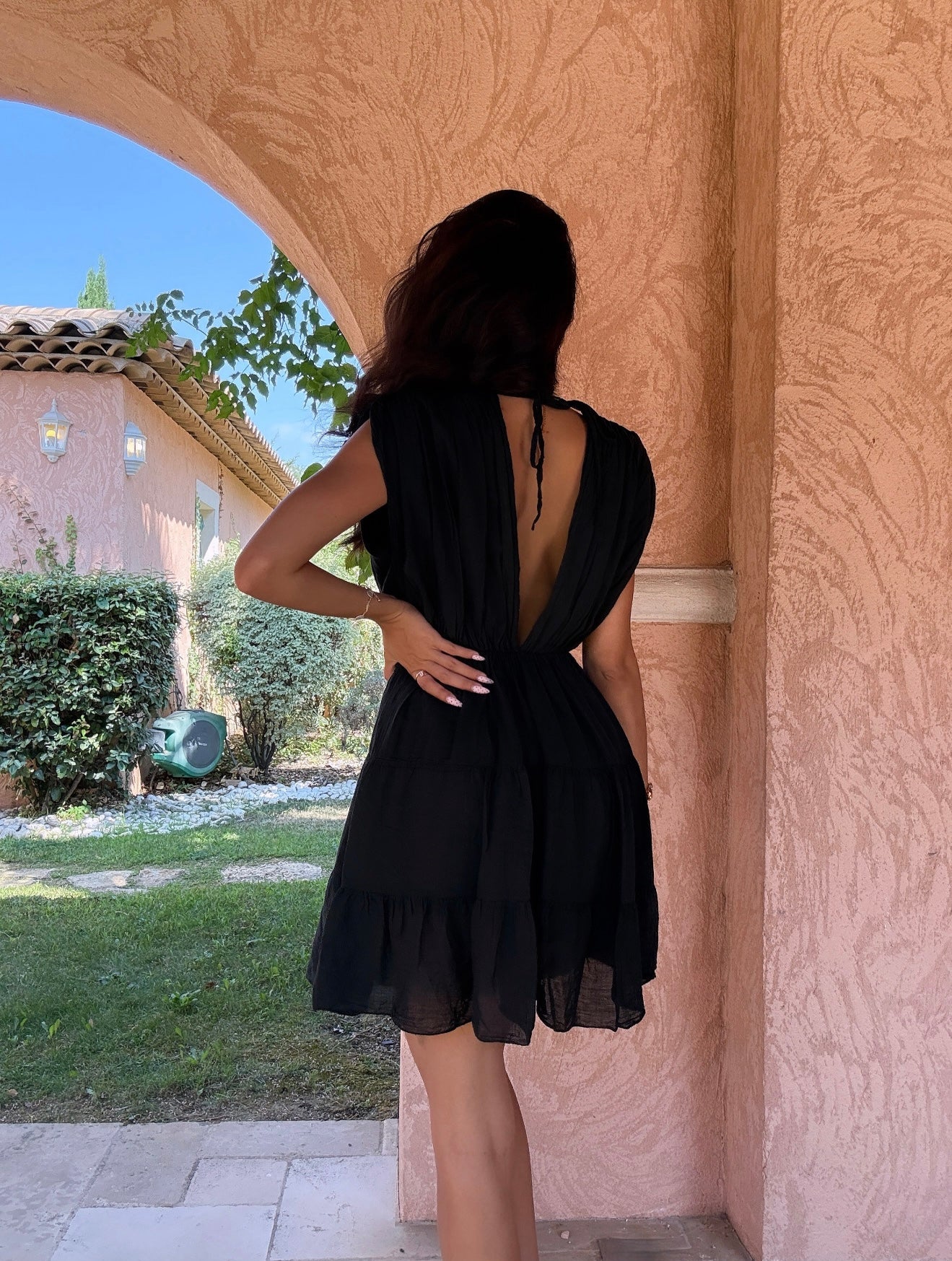 Robe dos nu à volants (2 coloris)