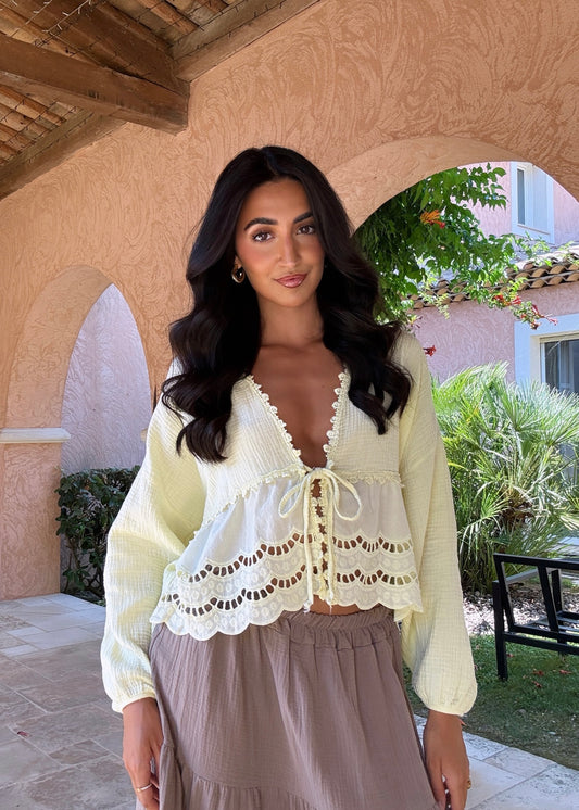Top de encaje amarillo