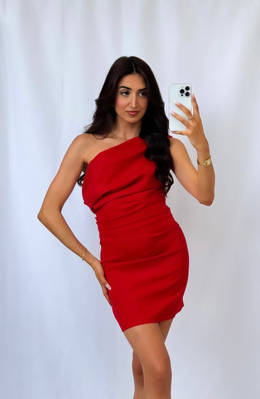 Robe asymétrique rouge