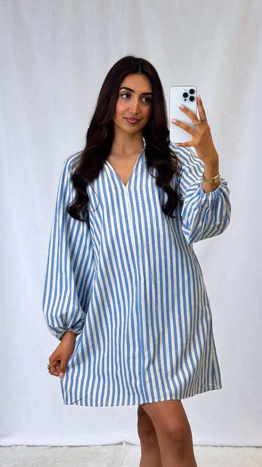 Robe rayée bleue