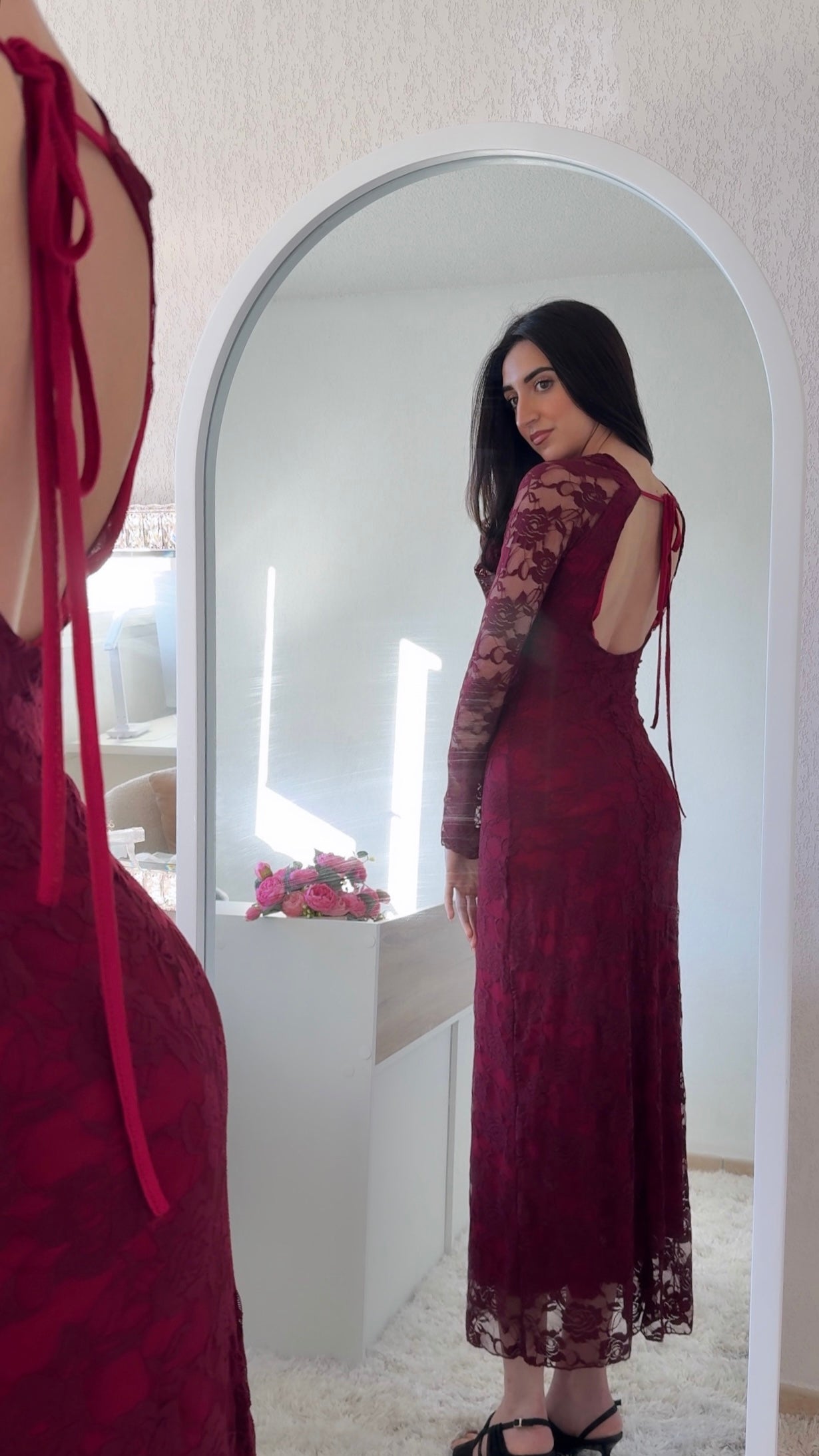 Robe dos nu en dentelle bordeaux