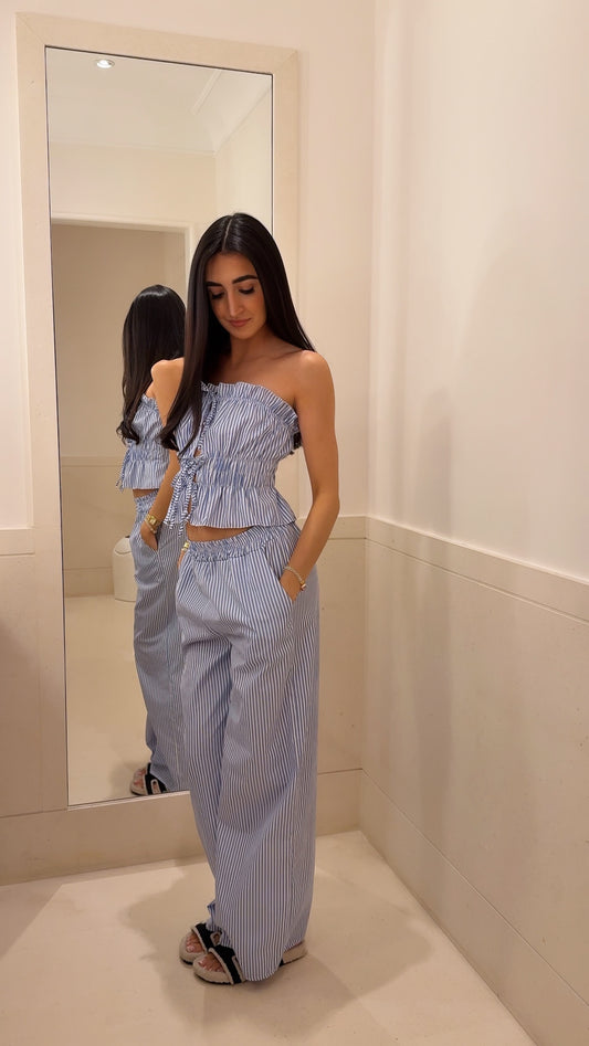 Conjunto a rayas azules