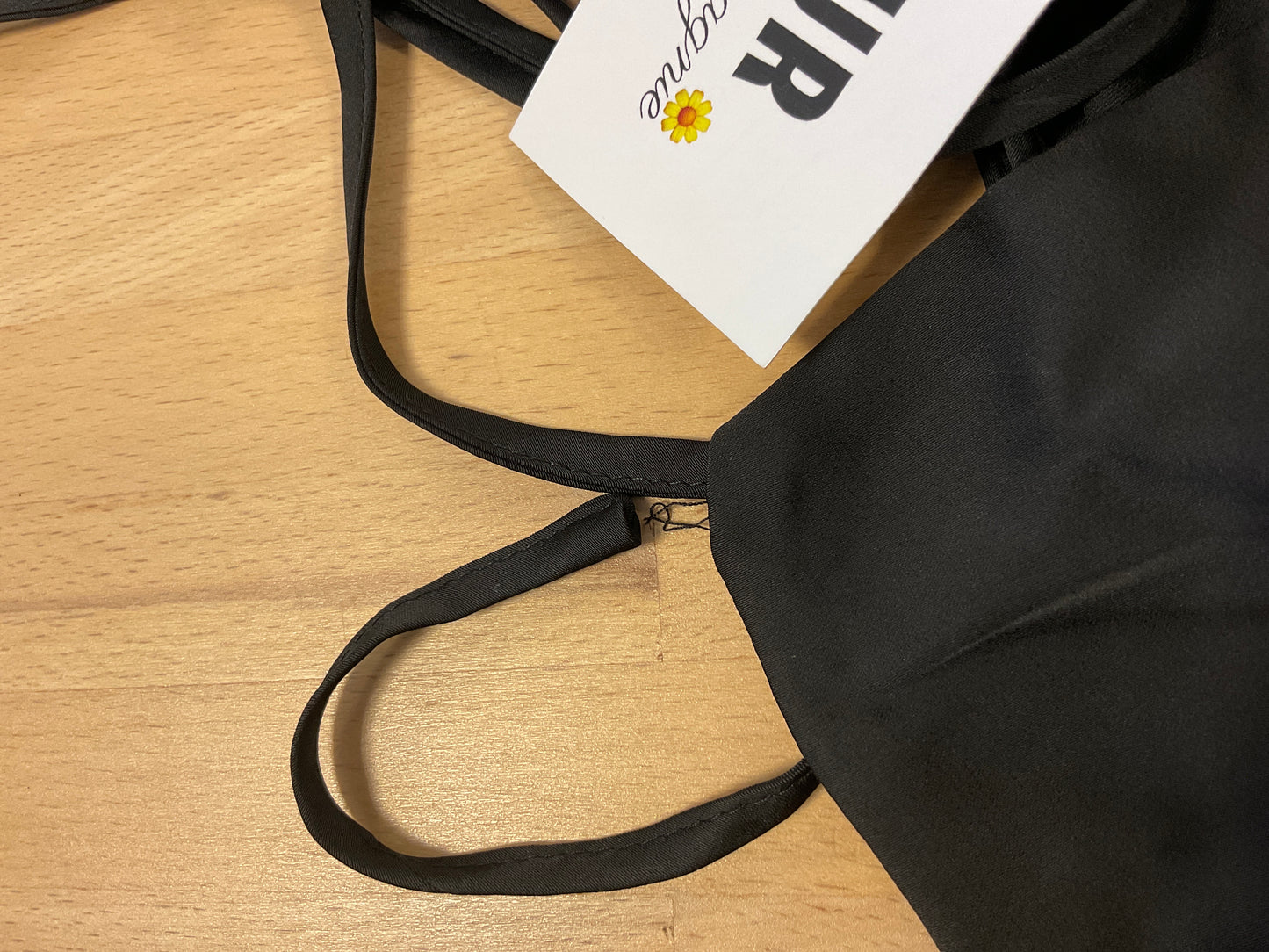 Mangelhaftes Satinkleid