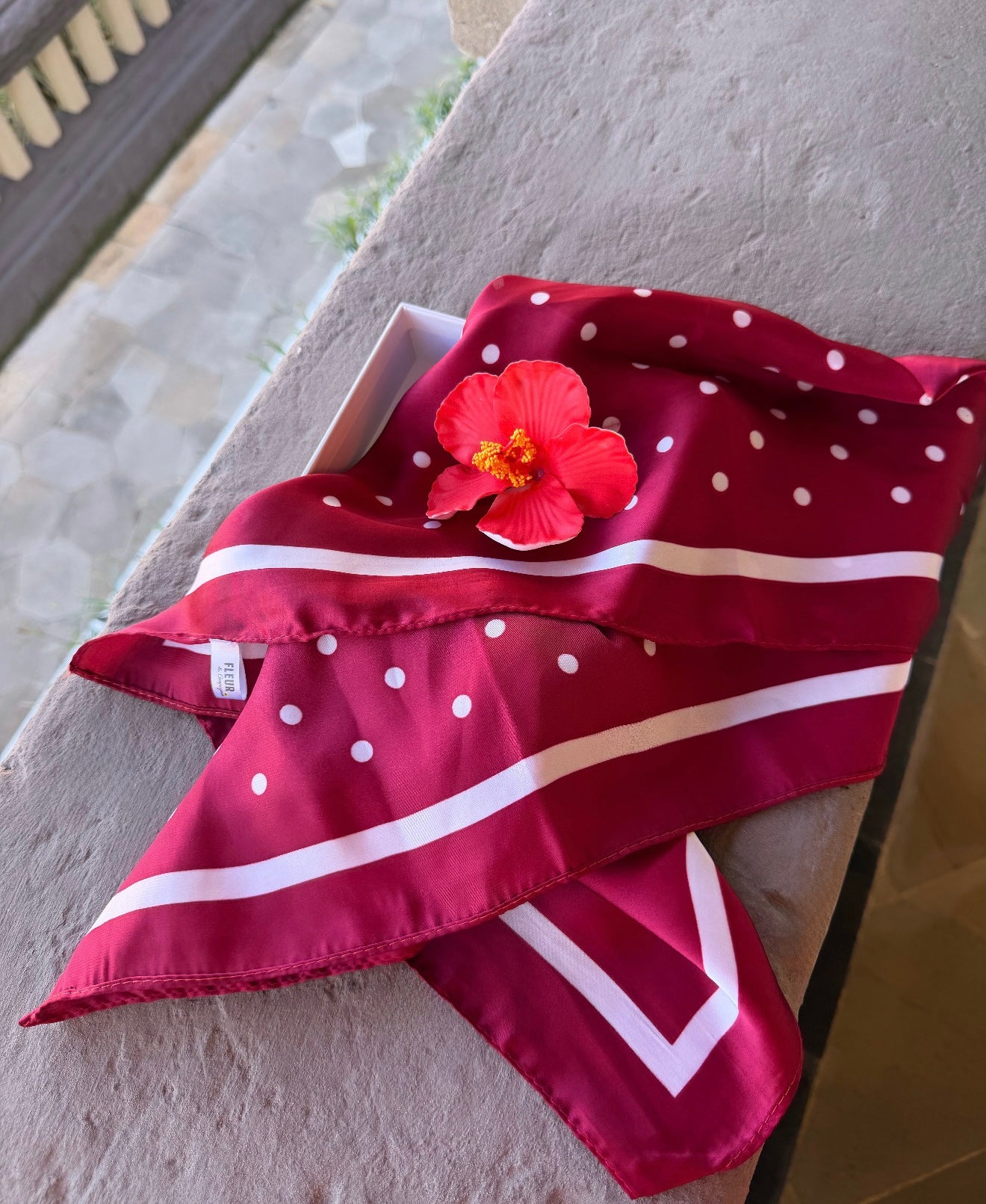 Coffret 3 foulards à pois (rouge, blanc, noir)