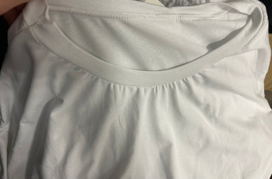 Haut à manches dentelle blanc défectueux
