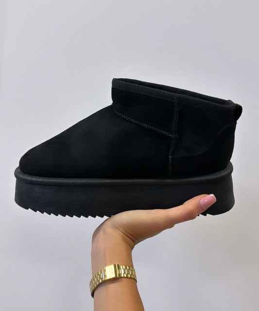 Botines negros de caña alta (sin caja)